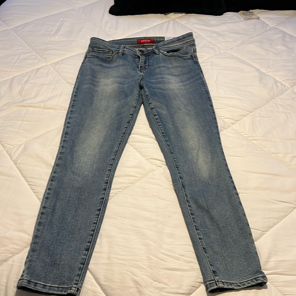 Guess jeans, Great condition like new! Lifting booty/skinny jeans!